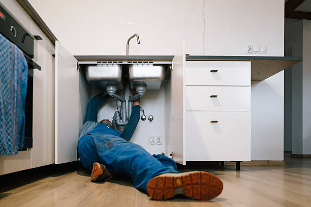 Professional Plumbing technician working in Roselle, NJ